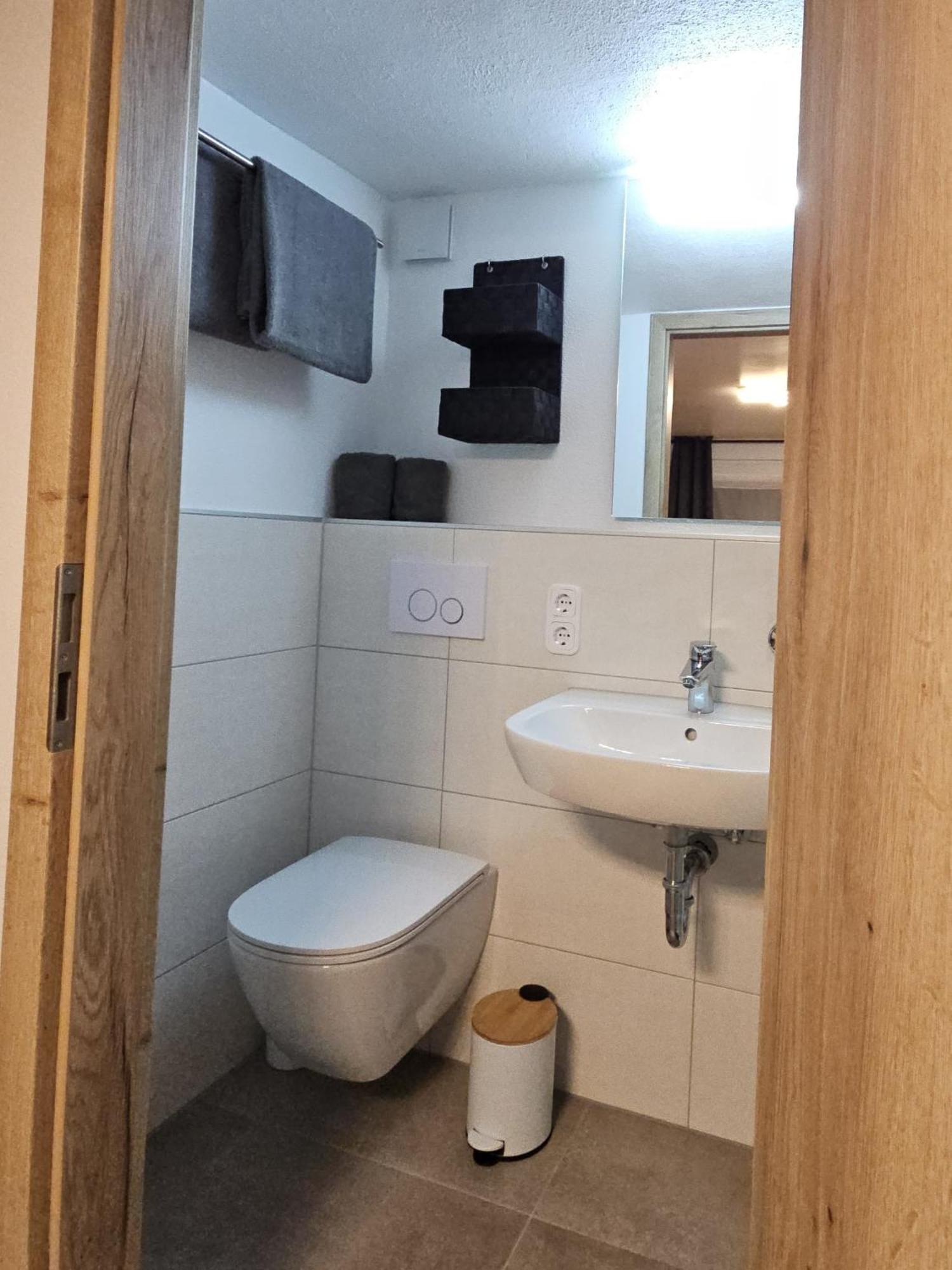 Gemuetliche Ferienwohnung Im Westerwald - "Ferienwohnung Grau" Weitefeld Buitenkant foto